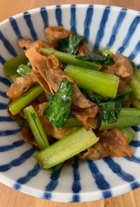 カリカリ豚と小松菜のカレー味噌炒め