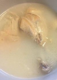 サムゲダン　コラーゲンたっぷり丸鷄スープ