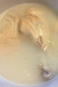 サムゲダン　コラーゲンたっぷり丸鷄スープ