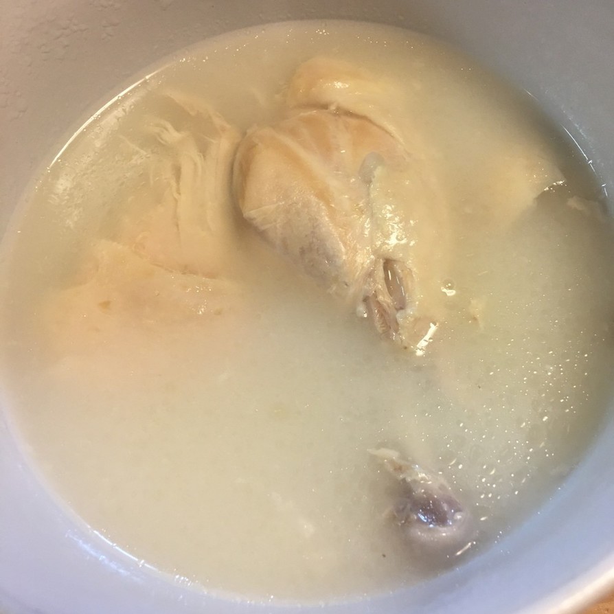 サムゲダン　コラーゲンたっぷり丸鷄スープの画像