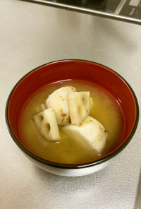 里芋とレンコンの味噌汁