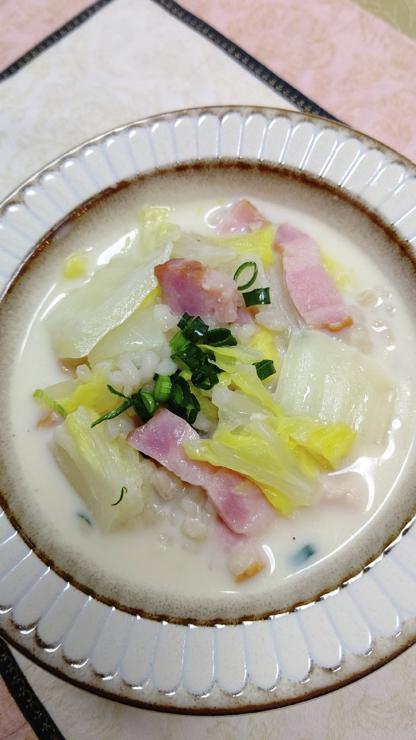 白菜ベーコンもち麦入り豆乳スープの画像