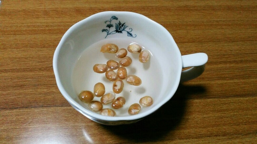 煎り大豆のお茶の画像