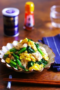 小松菜と卵と鶏胸肉の中華風レンチン和え