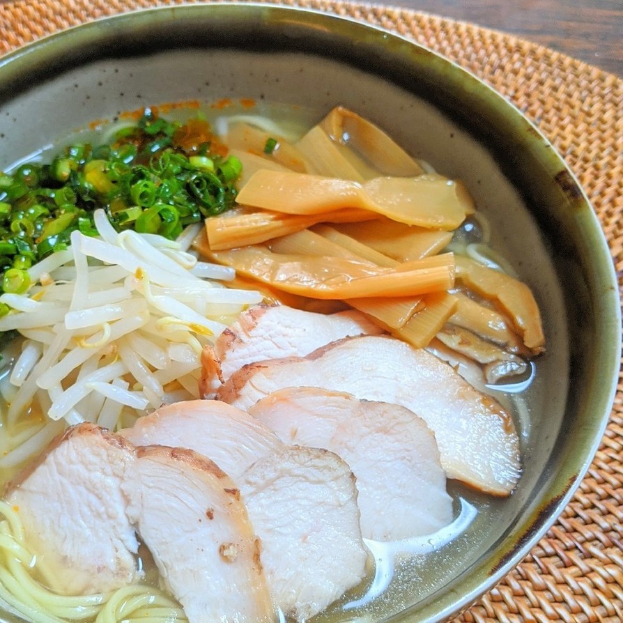 鶏塩ラーメンの画像