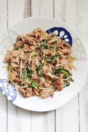 簡単!豚肉ともやしのオイスターソース炒め