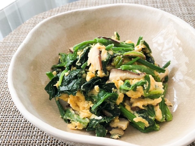 副菜に ほうれん草としいたけの卵炒め レシピ 作り方 By こと味 クックパッド