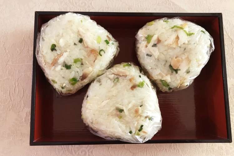 料亭風鯛めしおにぎり 鯛の塩焼きの余で レシピ 作り方 By Eggplant クックパッド 簡単おいしいみんなのレシピが359万品