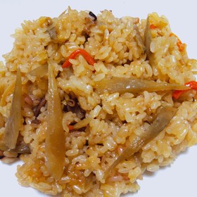 炊き込みおこわ(炊き込みご飯の素を使い)