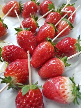 材料3つで簡単!いちご飴♪