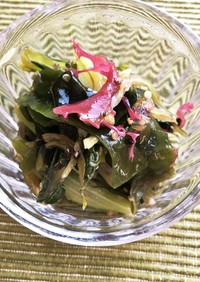 小松菜と海藻のミカンサラダ