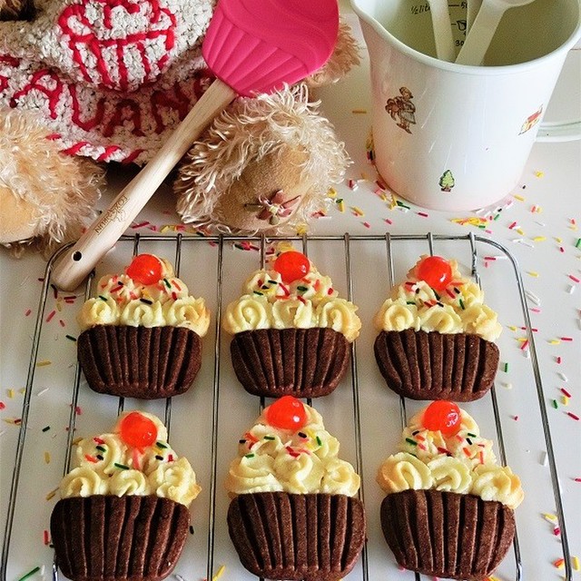 カップケーキのクッキー バレンタインにも レシピ 作り方 By ｂiｂiすみれ クックパッド 簡単おいしいみんなのレシピが350万品