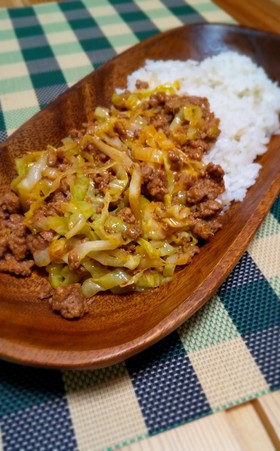 豚ひき肉とキャベツの簡単のっけ丼