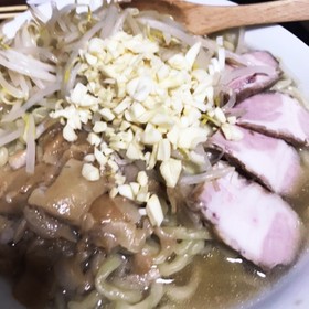 二郎系?背脂塩豚骨鶏ガラ塩ラーメン