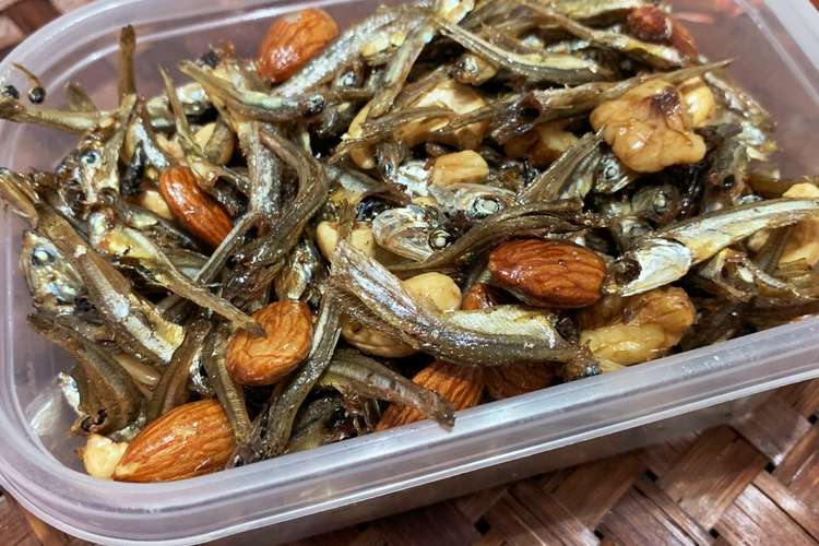 煮干しとミックスナッツの佃煮 レシピ 作り方 By こぉちゃんの嫁 クックパッド 簡単おいしいみんなのレシピが351万品