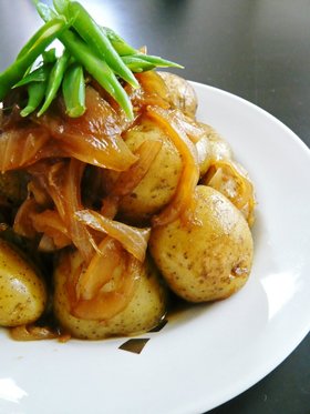 ○新じゃがと玉ねぎの煮物○