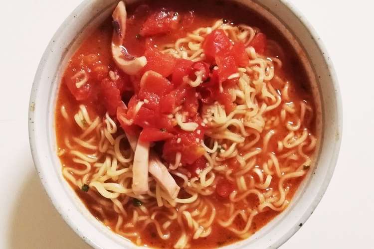 カップラーメンアレンジ 塩辛トマト レシピ 作り方 By Ayumiuchi クックパッド 簡単おいしいみんなのレシピが350万品