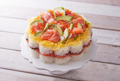 ノルウェーサーモンのお寿司ケーキの写真
