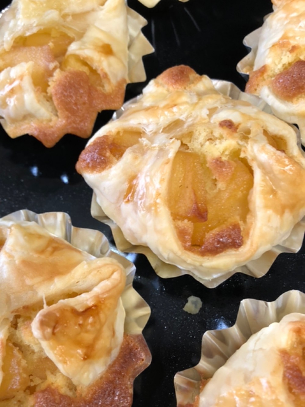 ミニアップルパイ 本格的な味つけ レシピ 作り方 By ローチンまぁま クックパッド 簡単おいしいみんなのレシピが352万品