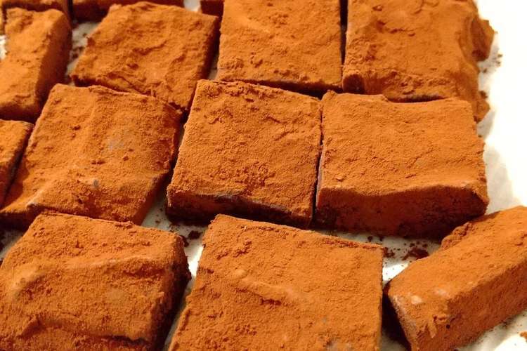 牛乳とチョコで簡単生チョコ レシピ 作り方 By 今日香 クックパッド 簡単おいしいみんなのレシピが358万品