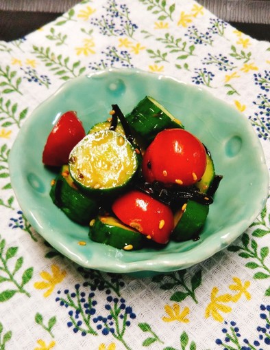 プチトマトときゅうりの簡単サラダの写真