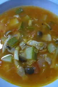 野菜を味わうレンズ豆と野菜のトマトスープ