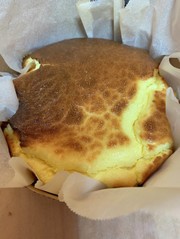 バスチー風チーズケーキの写真