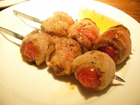 赤の肉汁包み