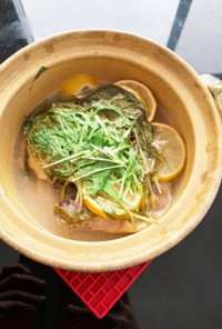 鳥手羽元と水菜の塩レモン煮