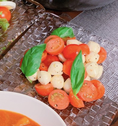 トマトとモッツァレラチーズのカプレーゼ♡の写真