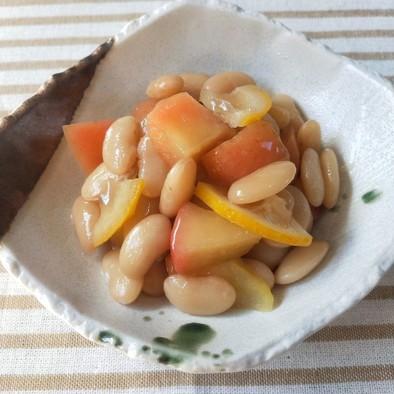 白いんげん豆とりんごのはちみつレモン煮の写真