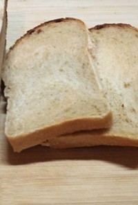 ブラウワー全粒粉100％使用のパン