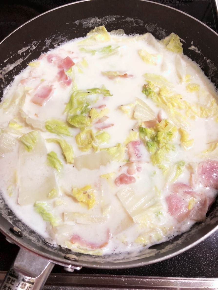白菜とベーコンの牛乳スープの画像