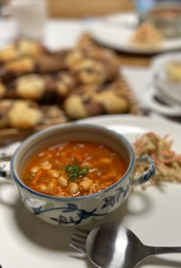 大豆とトマト缶の食べるスープ