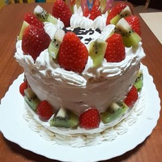 フルーツとクリームたっぷりのケーキ☆ フルーツとクリームたっぷりのケーキ☆