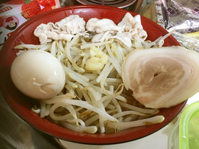 市販の醤油豚骨で出来る二郎もどき!