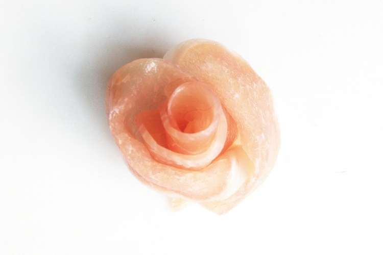 オススメ 料理を華やかにする生ハムの薔薇 レシピ 作り方 By ぐっち料理男子 クックパッド 簡単おいしいみんなのレシピが373万品