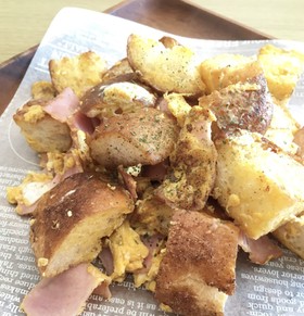 カルボナーラ風のパンマヨソテー