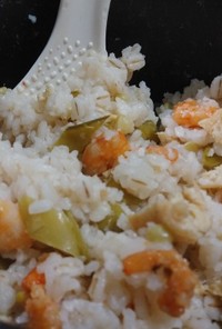 むき海老とスナップ豆炊き込みご飯(簡単)