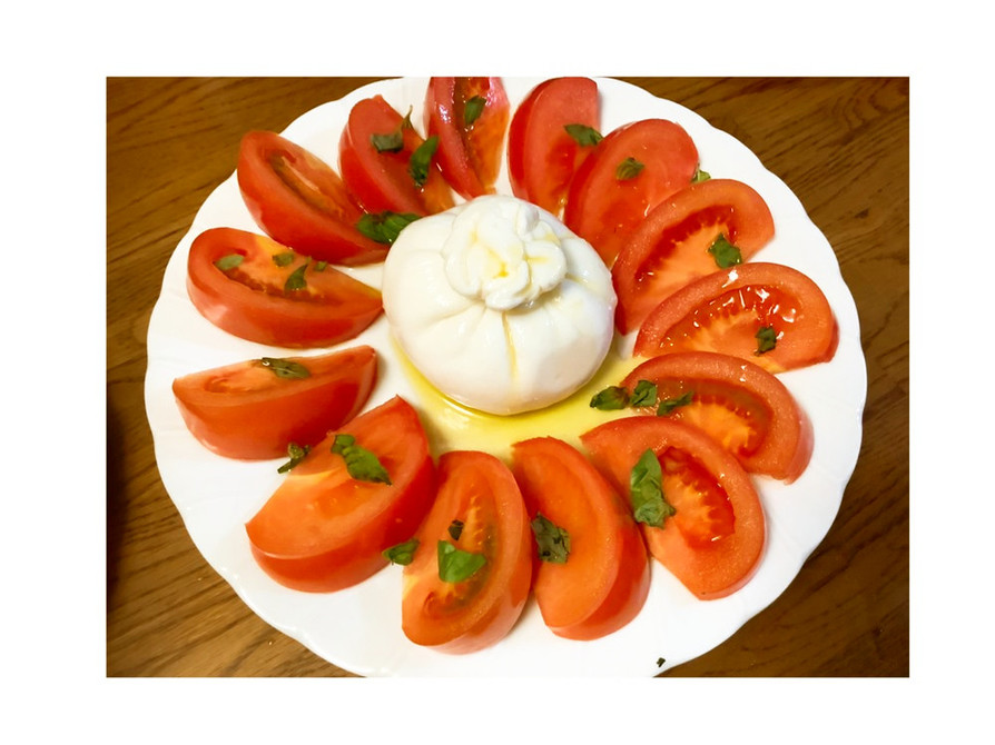 ブッラータとトマトのサラダの画像