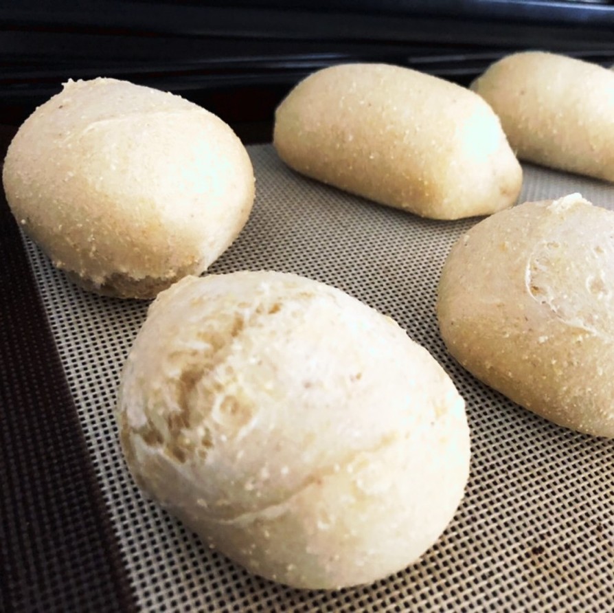 自家製酵母の米粉白パンの画像