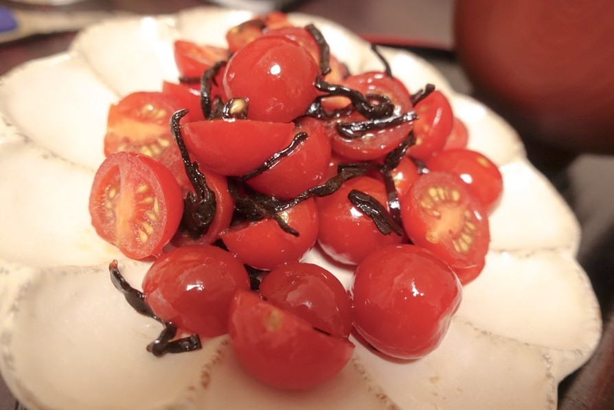 超簡単おつまみ！トマトの塩昆布和えの画像