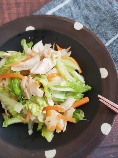 白菜と蒸し鶏の和風おかずサラダの写真