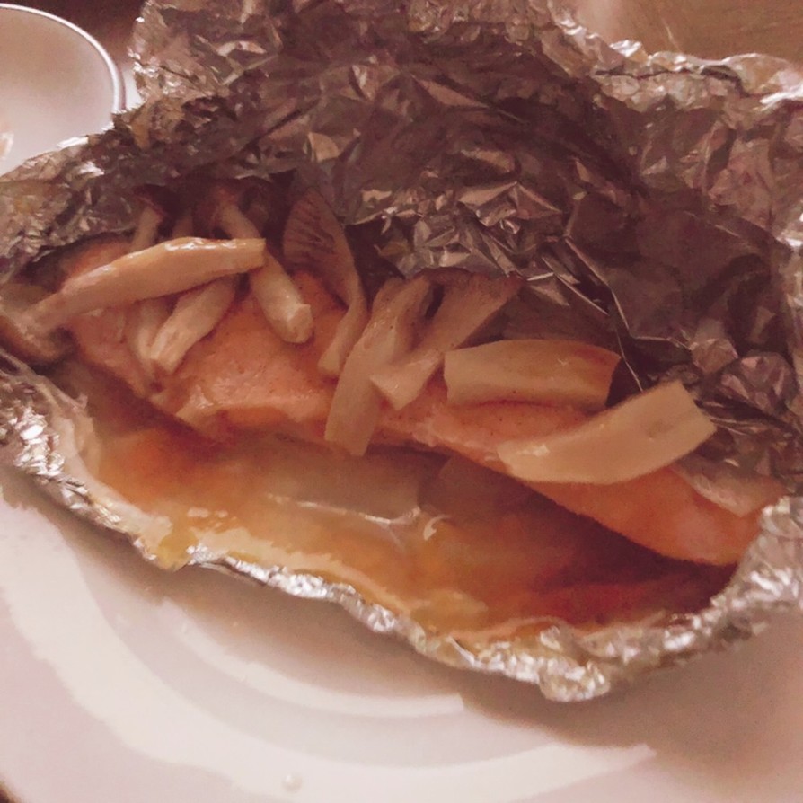 鮭とキノコのホイル焼きの画像