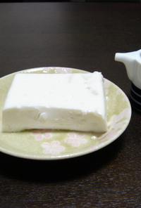 ジーマーミ豆腐（ピーナッツ豆腐）