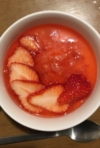 プルンと美味しい！苺のブラマンジェ