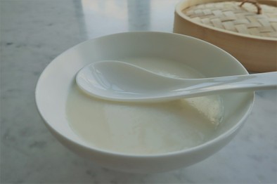 【中華デザート】生姜と牛乳で作るプリンの写真