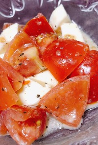 モッツァレラチーズとトマトのサラダ