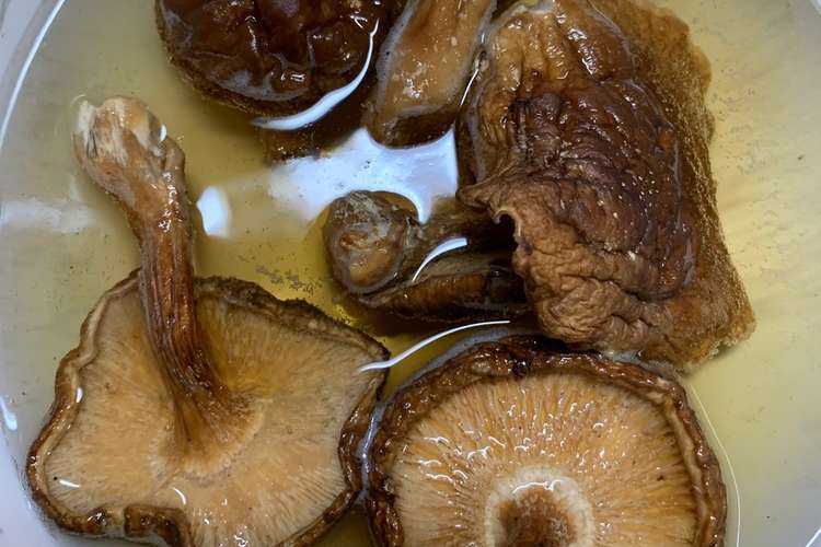 時短 干し椎茸の戻し方 レシピ 作り方 By Maroriro クックパッド 簡単おいしいみんなのレシピが367万品