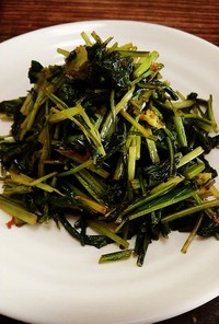 壬生菜とかぶらの葉っぱシンプル炒め。